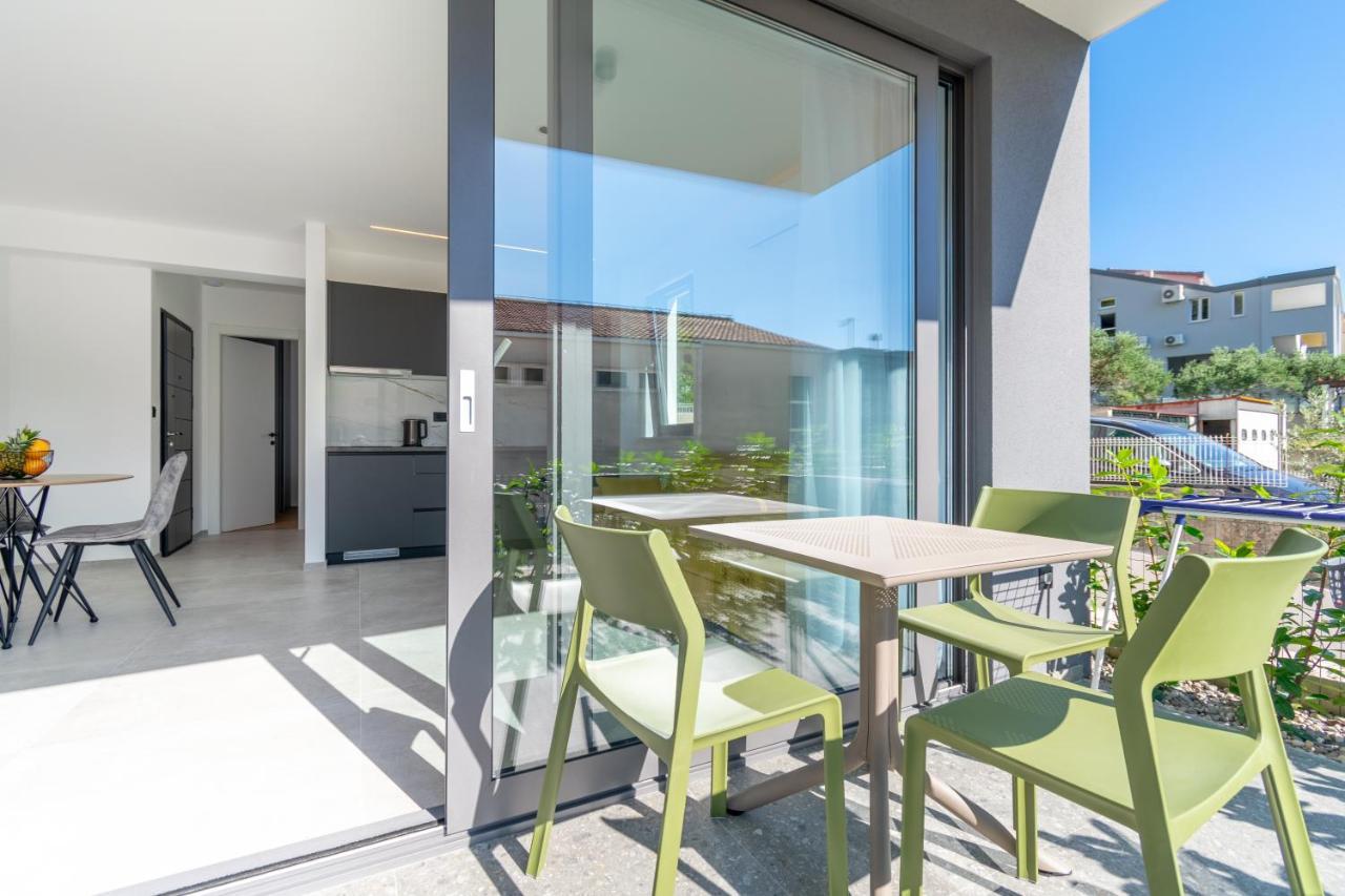 Apartmani Pino 1 Baska Voda Luaran gambar