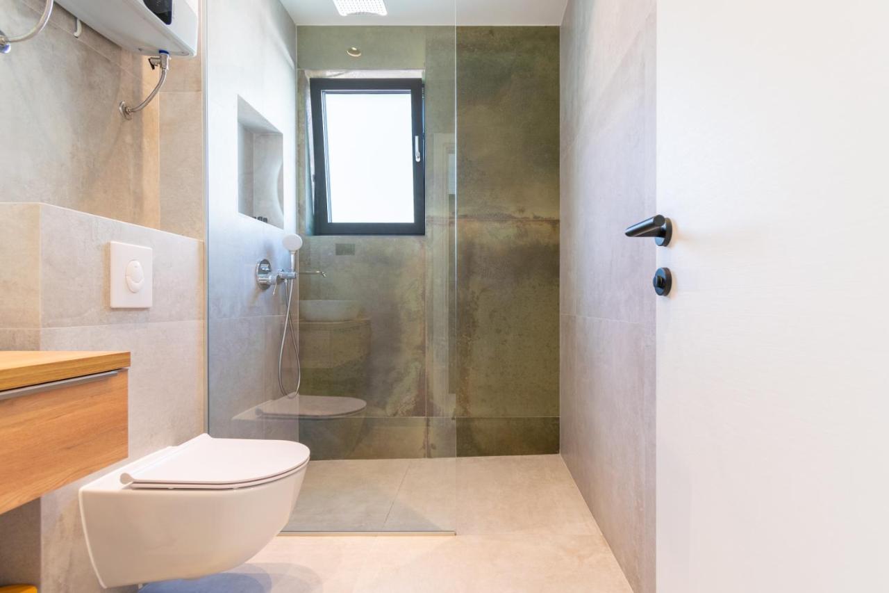 Apartmani Pino 1 Baska Voda Luaran gambar