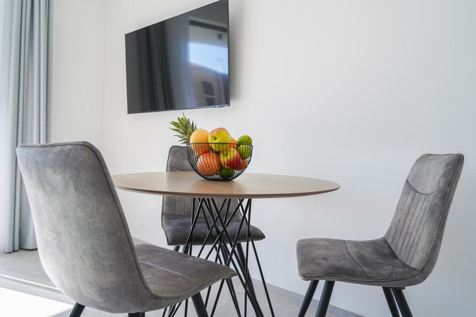 Apartmani Pino 1 Baska Voda Luaran gambar