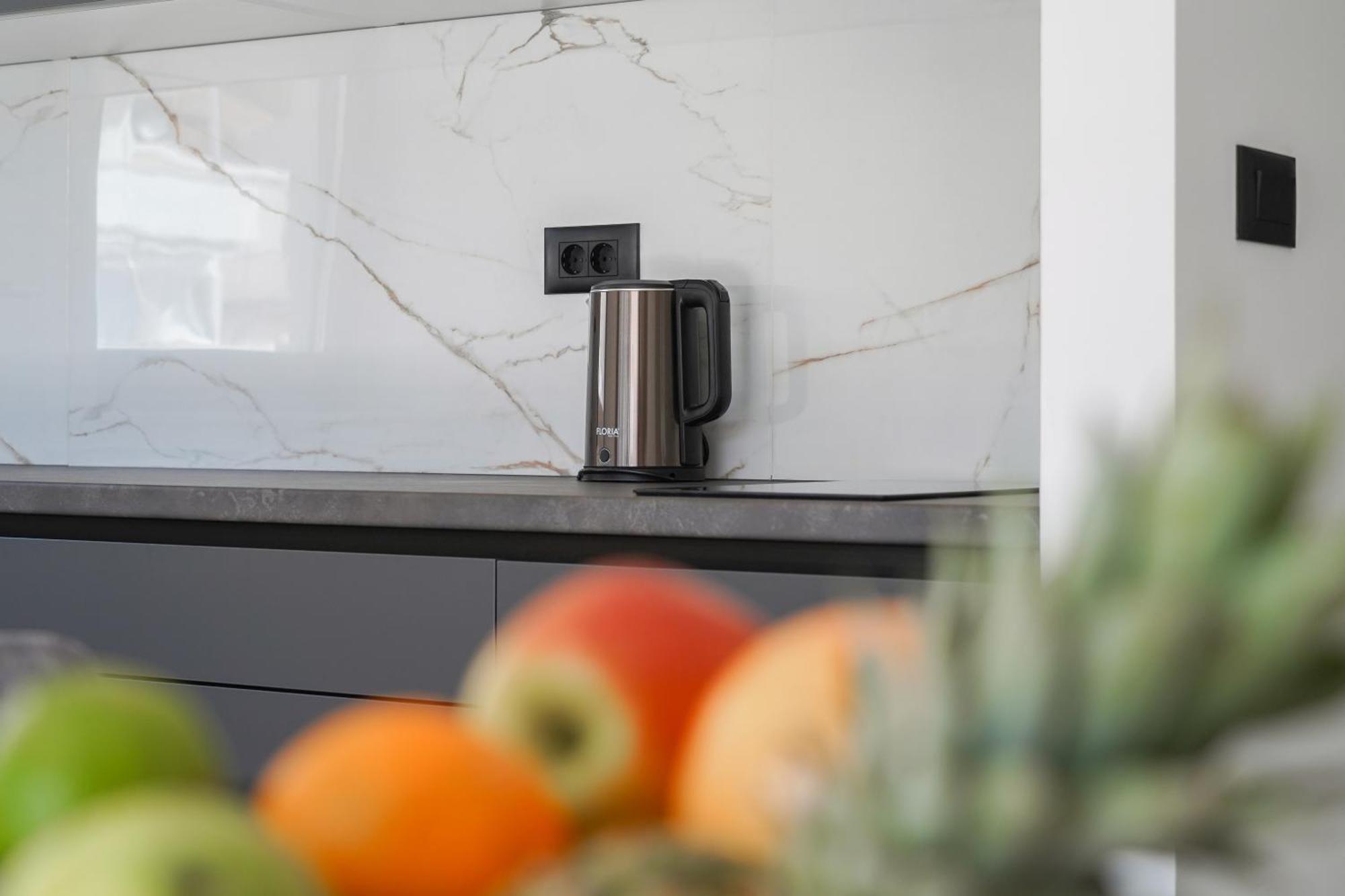 Apartmani Pino 1 Baska Voda Luaran gambar