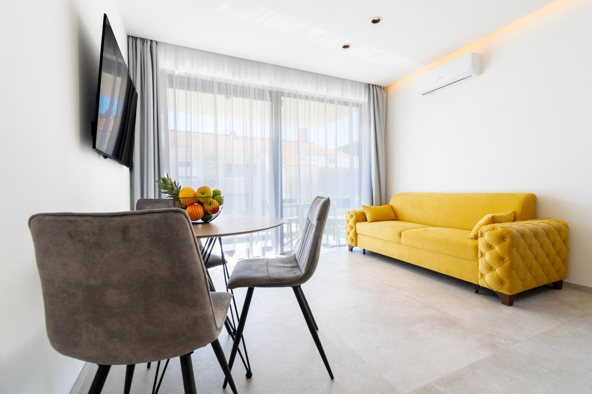 Apartmani Pino 1 Baska Voda Luaran gambar