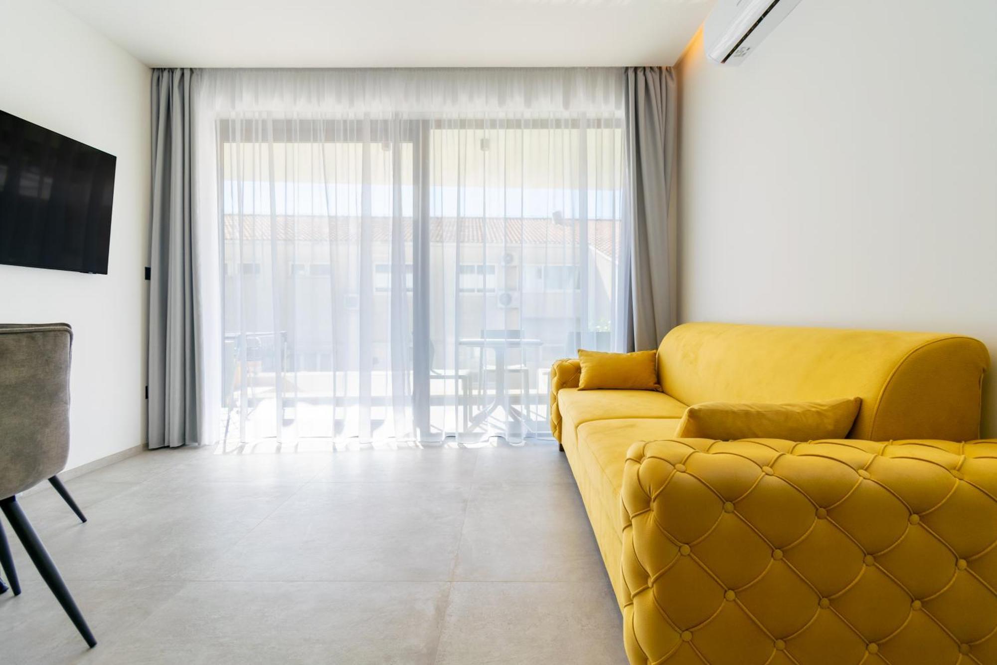 Apartmani Pino 1 Baska Voda Luaran gambar