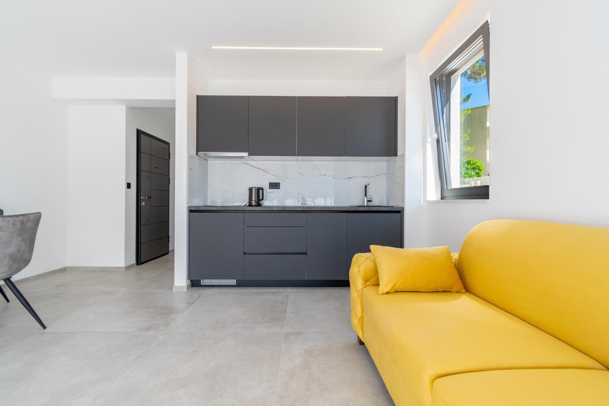 Apartmani Pino 1 Baska Voda Luaran gambar