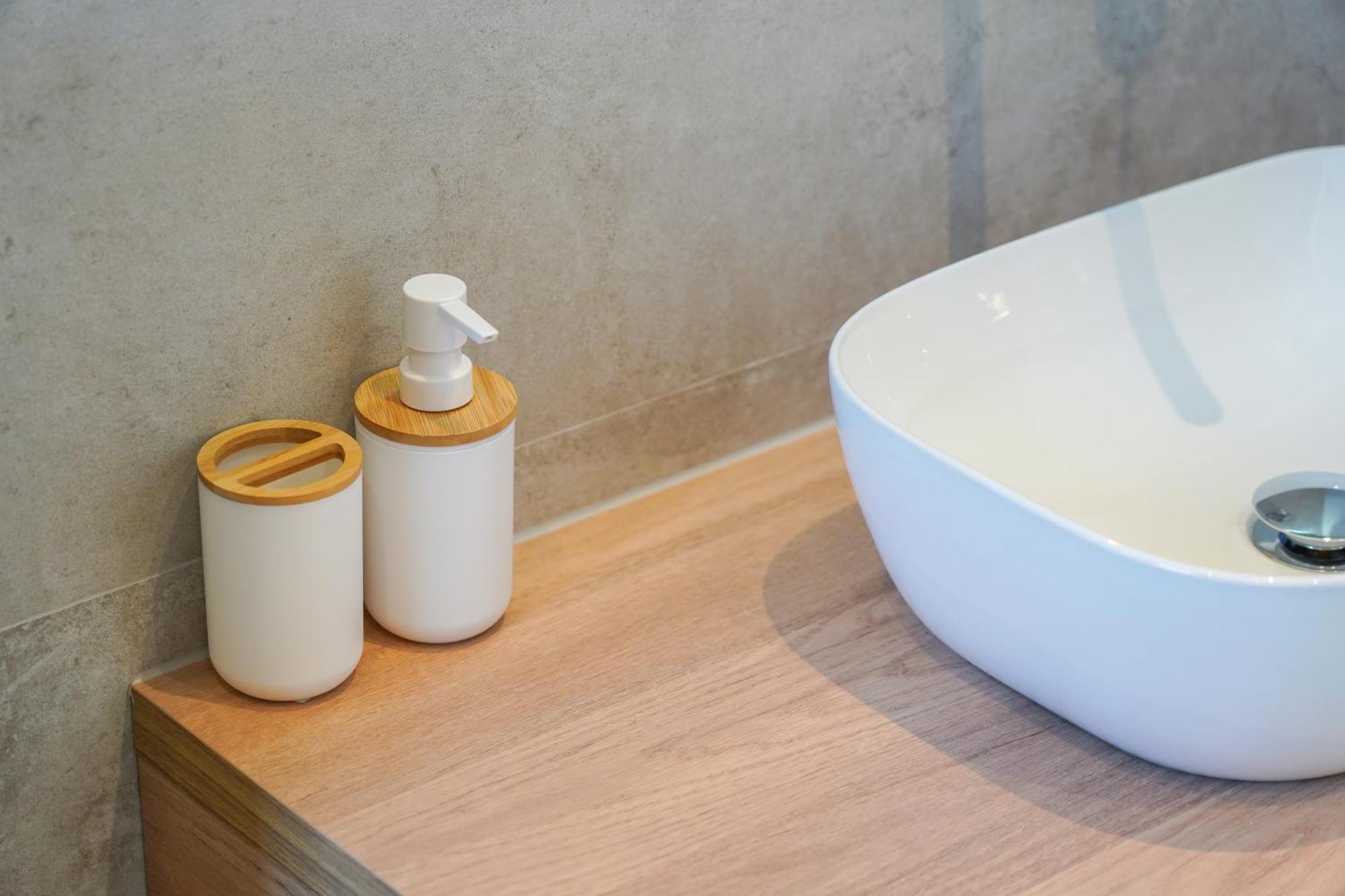 Apartmani Pino 1 Baska Voda Luaran gambar